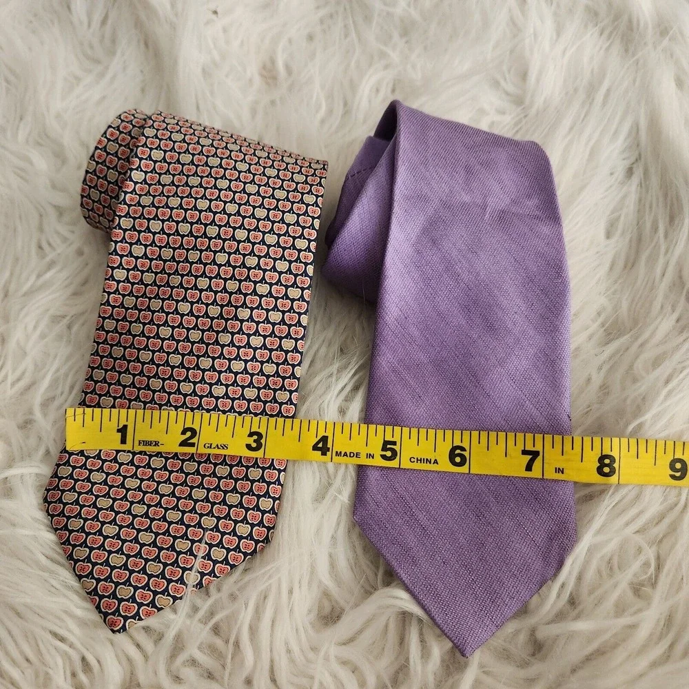 Lot of 2  Men's Neck Tie - Rooster Jos A Bank Apple Print Purple‎